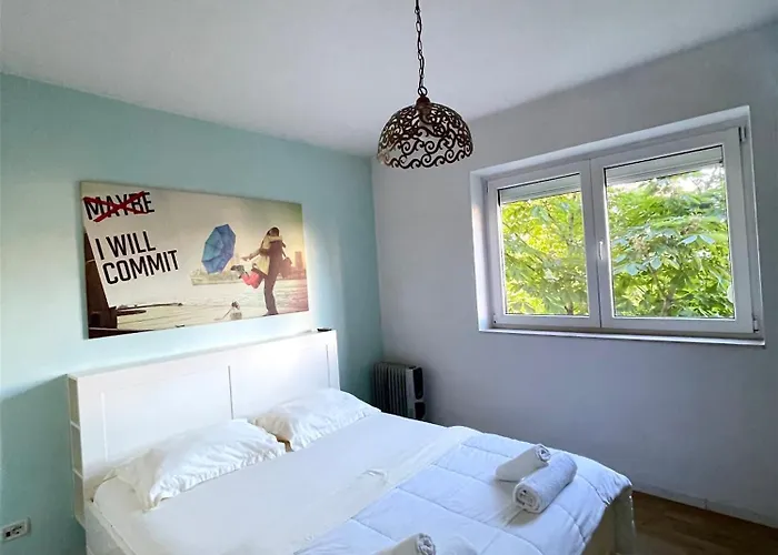 شقة Spot تيرانا